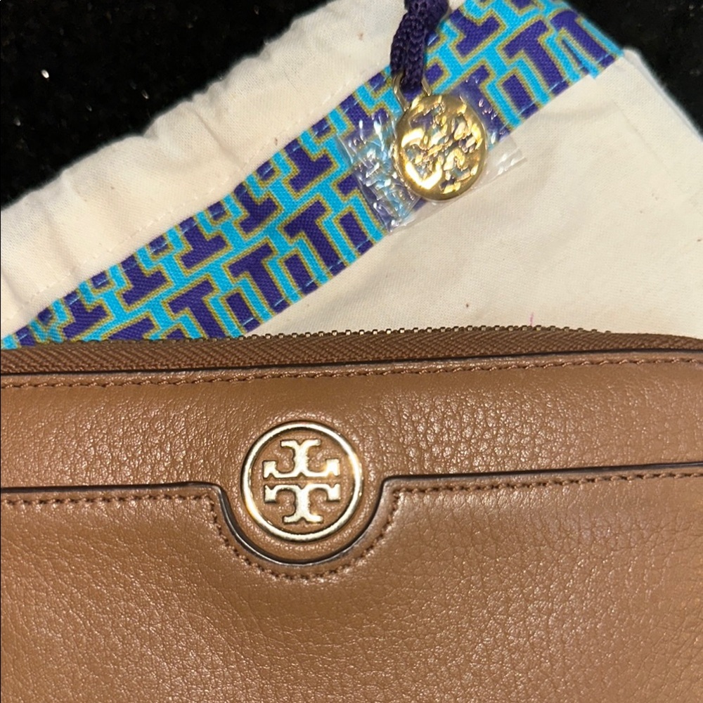 Tory Burch Brown Leather Wristlet Wallet - Picture 2 of 6